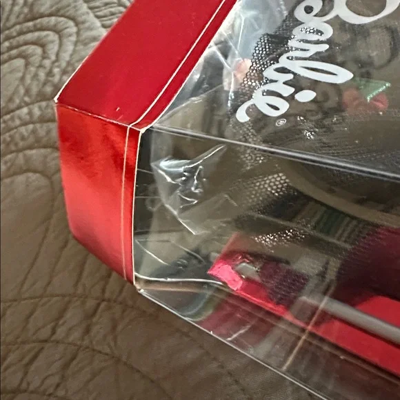 Barbie Solo in Spotlight Red Box - Picture 2 of 5